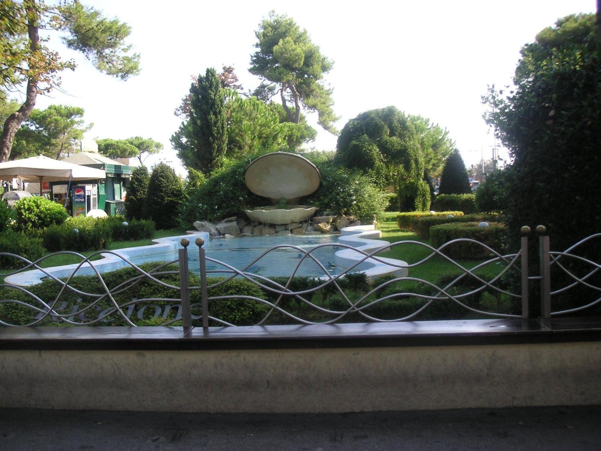 Hotel Canasta Riccione Eksteriør billede