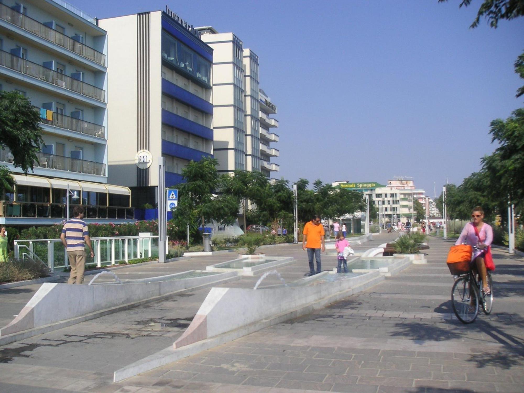 Hotel Canasta Riccione Eksteriør billede